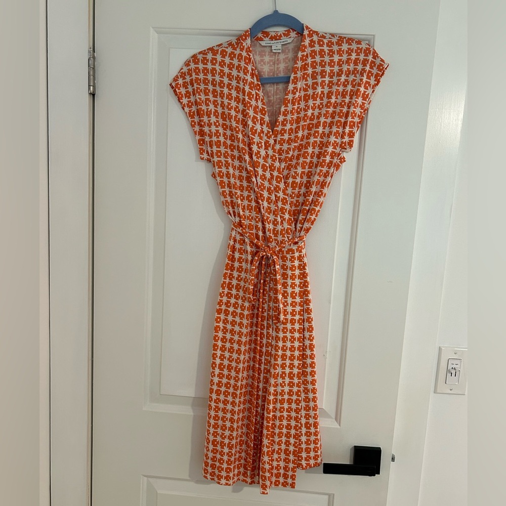 Diane von Furstenberg - wrap dress - size 10